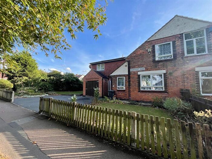 4 Bedroom Semi-Detached House For Sale In Heathcott Road, Leicester, LE2