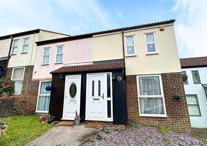 2 Bedroom End Of Terrace House To Rent In Inglewood Gardens, St. Leonards, TN38
