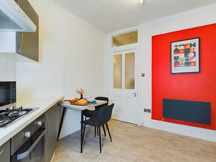 1 Bedroom Flat To Rent In Charleville Road, London, W14
