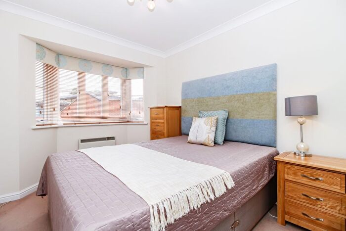 2 Bedroom Flat To Rent In St Thomas Mews, Oxford, OX1