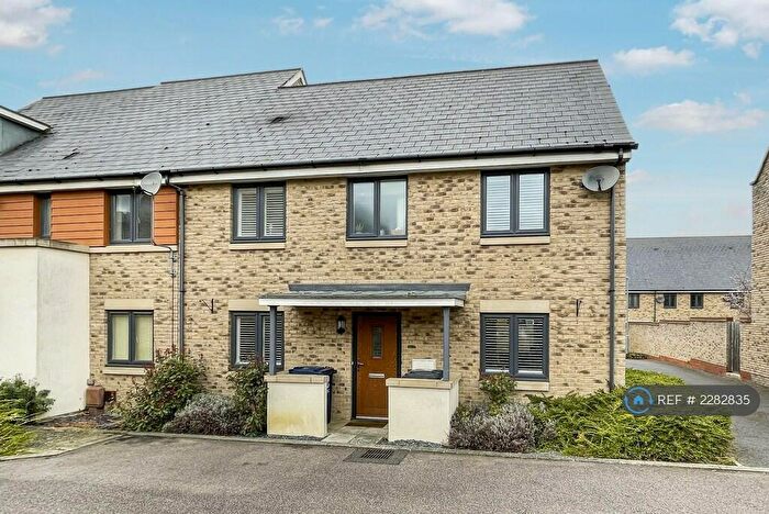3 Bedroom End Of Terrace House To Rent In The Warren, St. Neots, PE19