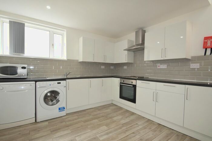 6 Bedroom Flat To Rent In Richmond Road, Roath, CF24