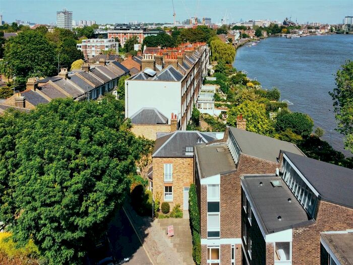 3 Bedroom Terraced House To Rent In St Peter's Cottage, Hammersmith, W6