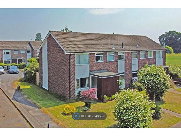 2 Bedroom Flat To Rent In Moore Close, West Bridgford, Nottingham, NG2