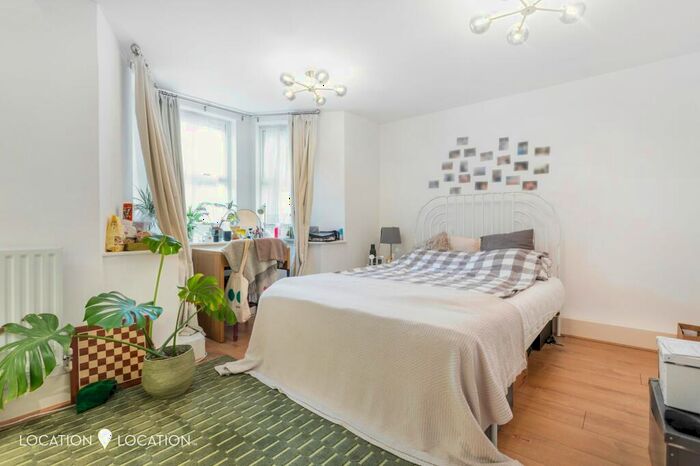 4 Bedroom Flat To Rent In Kyverdale Road, London, N16
