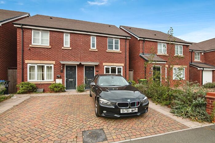 2 Bedroom Semi-detached House For Sale In Phoenix Street, West Bromwich, B70