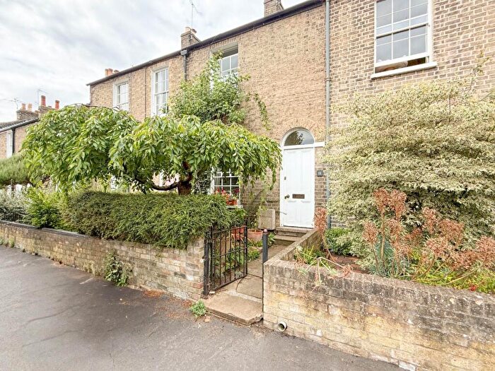 3 Bedroom Terraced House For Sale In Ferry Path, Cambridge, CB4