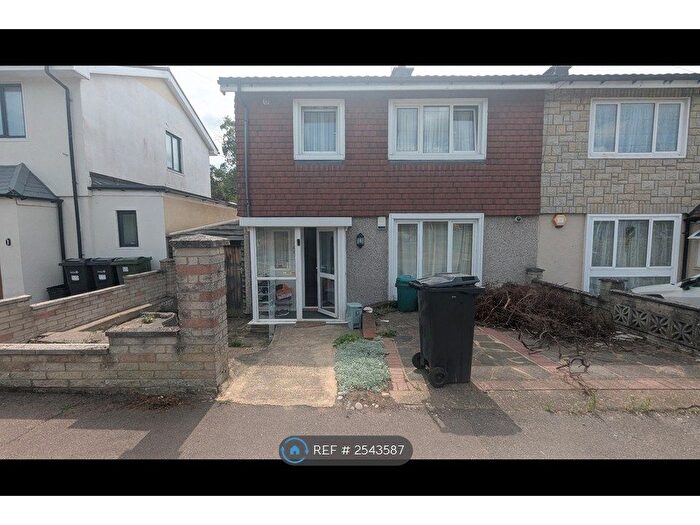 3 Bedroom Semi-Detached House To Rent In Brocket Way, Chigwell, IG7