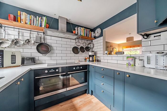 2 Bedroom Flat For Sale In Shaw Close, Ottershaw, KT16