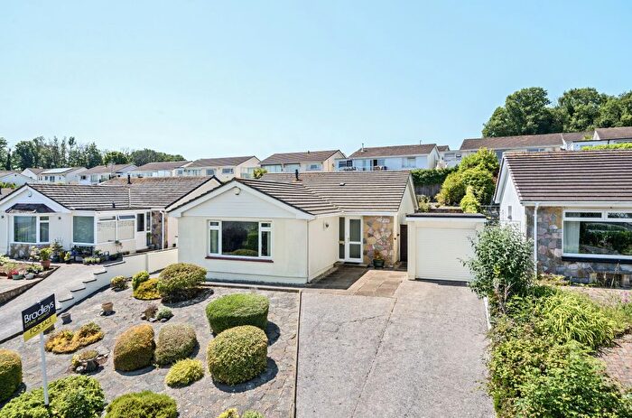 2 Bedroom Detached Bungalow For Sale In Brendons Avenue, Livermead, Torquay, Devon, TQ2