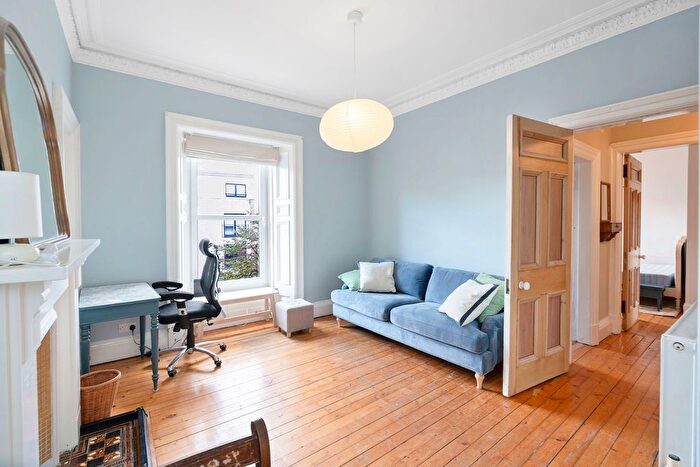 1 Bedroom Flat To Rent In Mcdonald Road, Central, Edinburgh, EH7