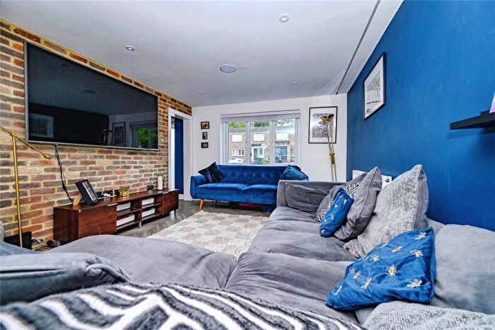 3 Bedroom Terraced House For Sale In Woolmer Drive, Leverstock Green, Hemel Hempstead, HP2