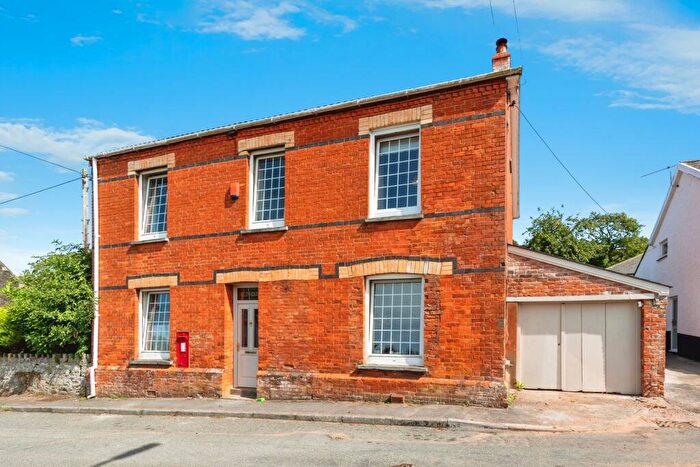 4 Bedroom Detached House For Sale In Water Street, Ferryside, Dyfed, SA17