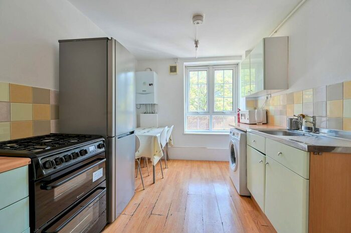 4 Bedroom Flat To Rent In Long Lane, London Bridge, SE1