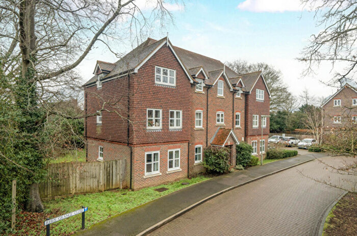 2 Bedroom Flat For Sale In Reris Grange Close, Milford, Godalming, Surrey, GU8