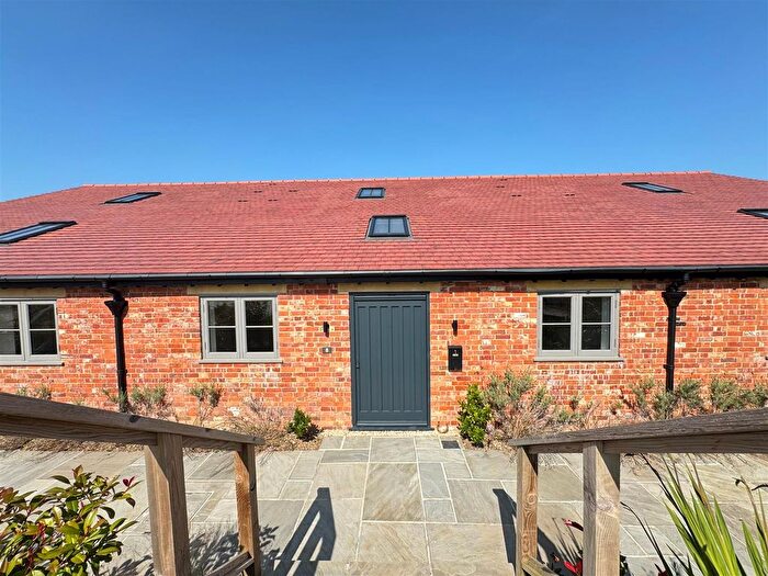 4 Bedroom Barn Conversion For Sale In Plumber Farm, Plumber, Sturminster Newton, DT10