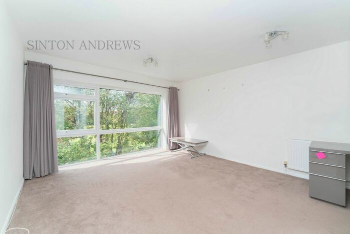 2 Bedroom Flat To Rent In , Pinewood Grove, Ealing, W5