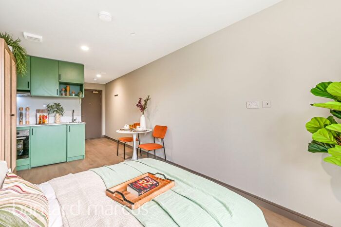 Studio To Rent In Victoria Road, Feltham, TW13