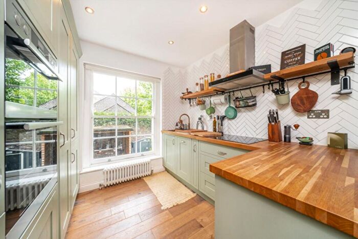 2 Bedroom Flat For Sale In Lauriston Road, Homerton, E9 - Photo 8