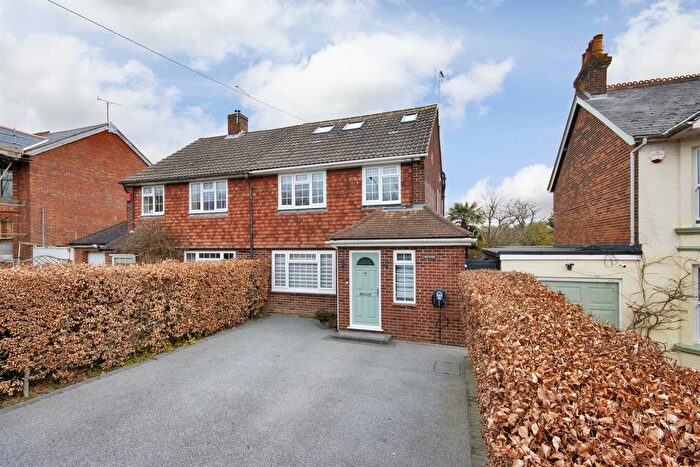 4 Bedroom Semi-Detached House For Sale In London Road, Dunton Green, Sevenoaks, TN13