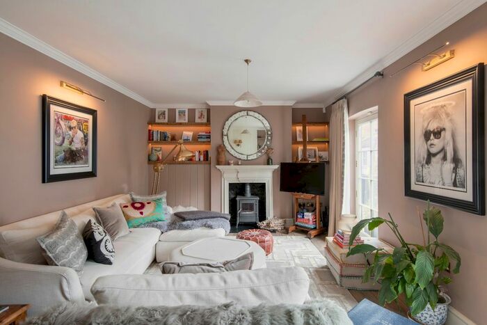 2 Bedroom Mews To Rent In St. Lukes Mews, Notting Hill, London, W11