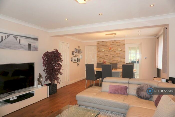 4 Bedroom Detached House To Rent In Harwich Close, Lower Earley, Reading, RG6