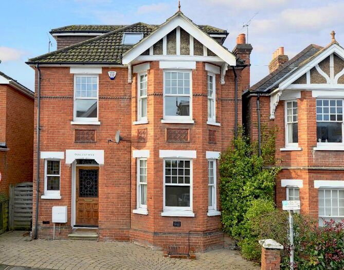 4 Bedroom Detached House To Rent In Wherwell Road, Guildford, Surrey, GU2