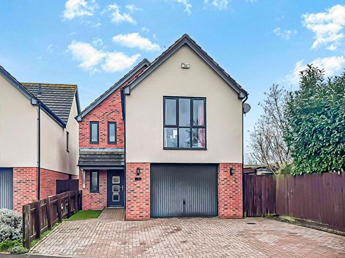 4 Bedroom Detached House For Sale In Bristol Road, Quedgeley, Gloucester, GL2