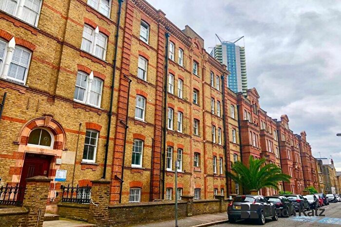 3 Bedroom Flat To Rent In Hayles Buildings Elliotts Row, Elephant & Castle/Lambeth North, SE11