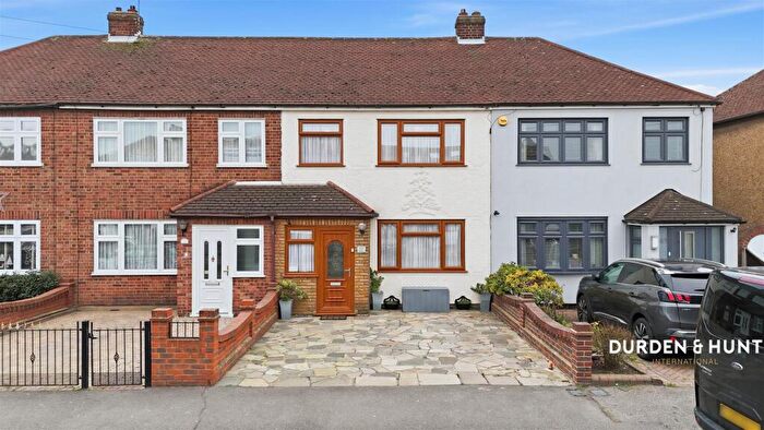 3 Bedroom Terraced House For Sale In Ford Lane, Rainham, RM13