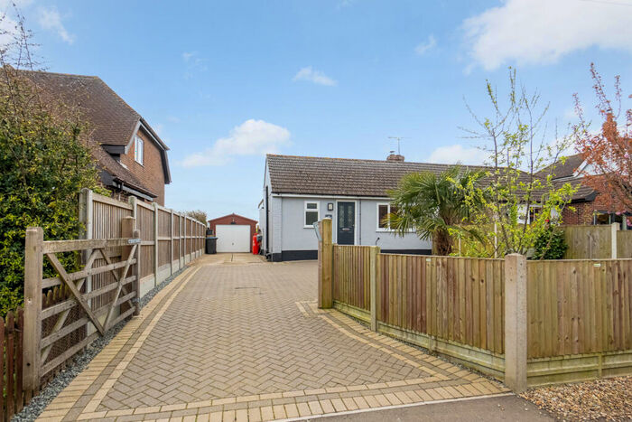 2 Bedroom Bungalow For Sale In The Street, , Langdon, CT15