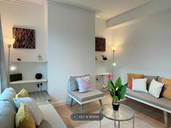 3 Bedroom Terraced House To Rent In Fentonville Street, Sheffield, S11