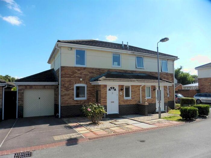 3 Bedroom Semi-Detached House To Rent In Beverley Way, Chippenham, SN14