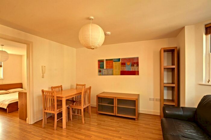 1 Bedroom Flat To Rent In Jeune Street St Clements, OX4
