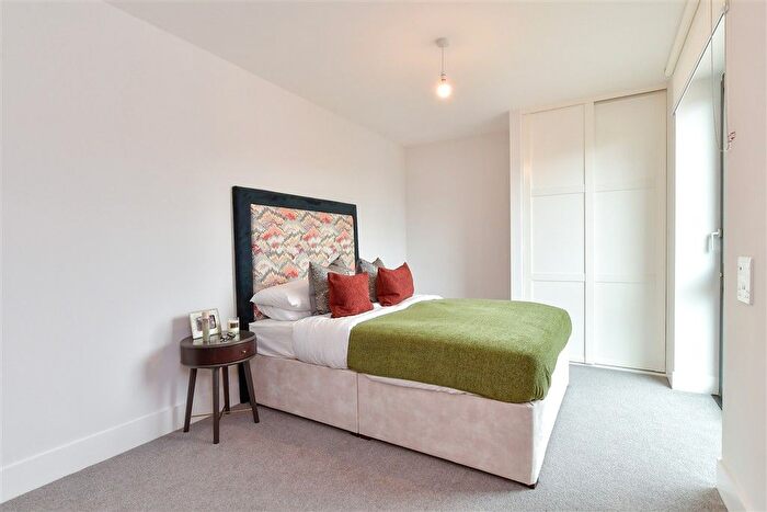 3 Bedroom Flat For Sale In The Furlong, Home X (New Homes), Brighton, East Sussex, BN2