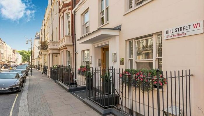 Studio To Rent In Hill Street, London, W1J