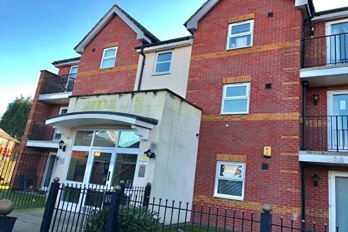 2 Bedroom Flat To Rent In Oakcliffe Road, Manchester, M23