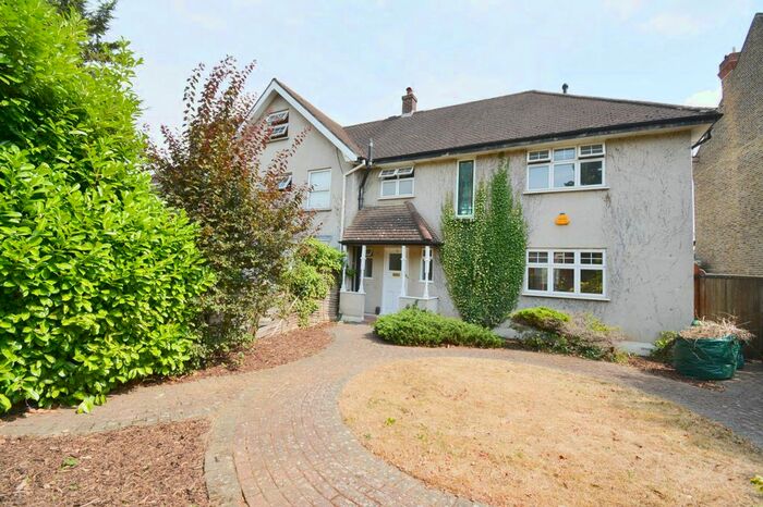 3 Bedroom Semi-Detached House To Rent In Marchwood Crescent, Ealing, W5