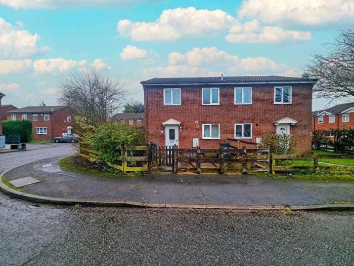 1 Bedroom Semi Detached House To Rent In Branton Close, Luton, LU2