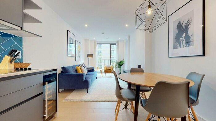 2 Bedroom Flat To Rent In Hackney Road, E2