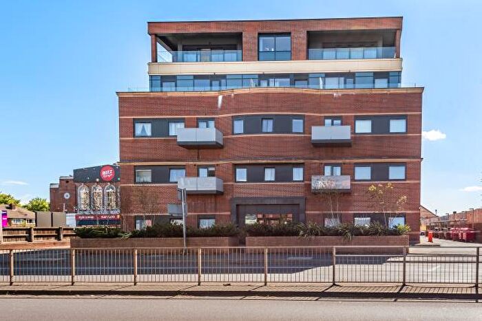 1 Bedroom Flat To Rent In Bath Road, Slough, SL1