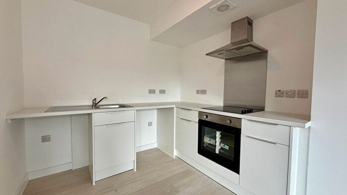 1 Bedroom Flat To Rent In Church Street, Dewsbury, WF13