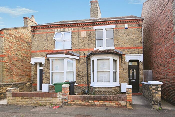 3 Bedroom End Of Terrace House For Sale In Jubilee Street, Peterborough, PE2