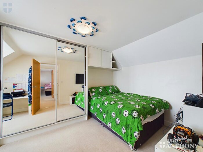 5 Bedroom Detached House For Sale In Ruby Crescent, Aylesbury, HP18