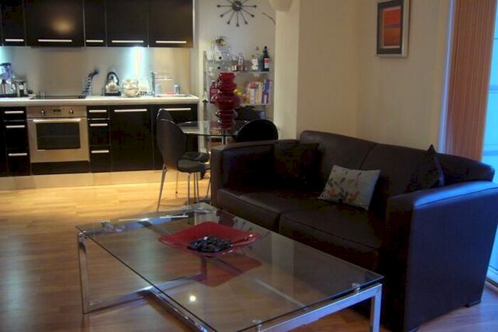 2 Bedroom Apartment To Rent In West Point Wellington Street City Centre, LS1