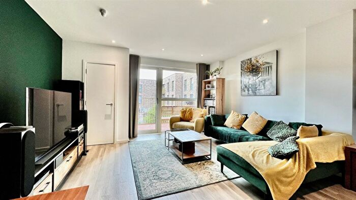 2 Bedroom Flat For Sale In Millais Court, Selbourne Avenue, Hounslow, TW3