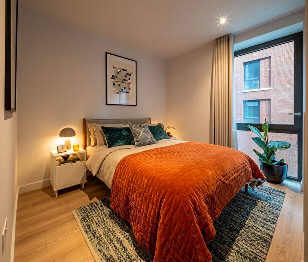 3 Bedroom Flat To Rent In The Maple, Brent Cross Town, NW2