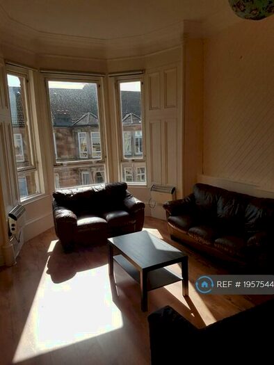 4 Bedroom Flat To Rent In Roslea Drive, Glasgow, G31