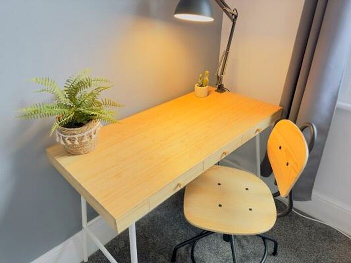 1 Bedroom House To Rent In Newton Road, London, London, E15