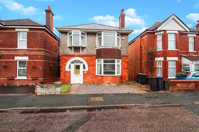 5 Bedroom Detached House For Sale In Highfield Road, Bournemouth, BH9